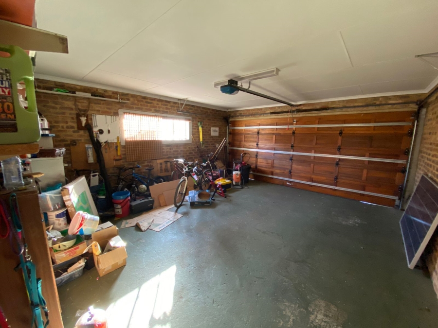 8 Bedroom Property for Sale in Baillie Park North West